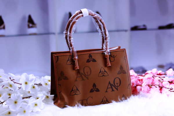 Luxie Tote